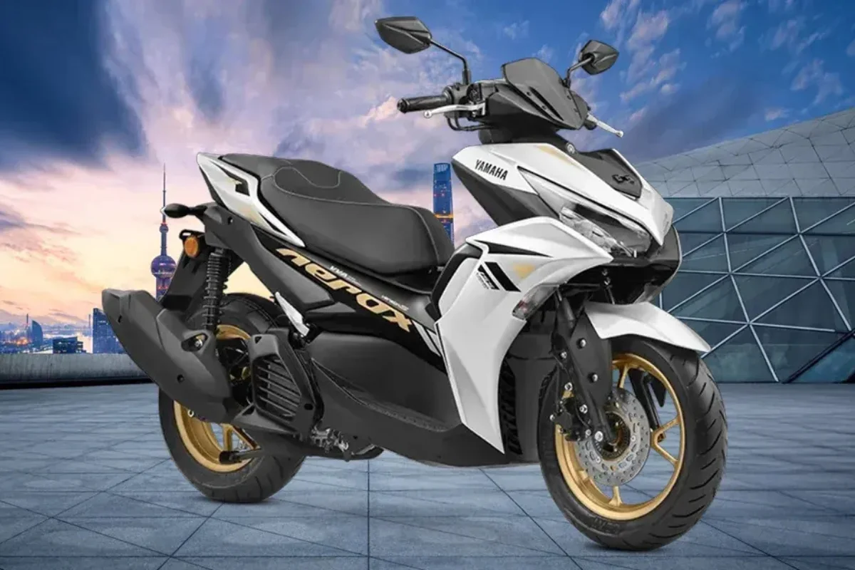 Yamaha Aerox 155 Version S 2025: स्टाइल, पॉवर और टेक्नोलॉजी से भरपूर ये स्कूटर दे बाइक को भी टक्कर
