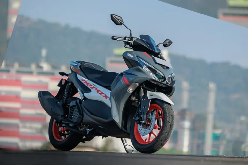 Yamaha Aerox 155 Version S 2025: स्टाइल, पॉवर और टेक्नोलॉजी से भरपूर ये स्कूटर दे बाइक को भी टक्कर